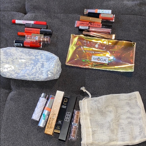 it cosmetics Other - 🌟 Orange Lip Bags